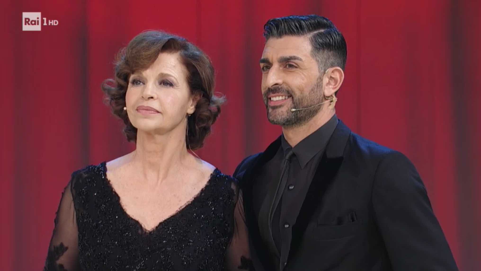 Ballando con le Stelle 2017, terza puntata: eliminata Anna Galiena, bonus a Xenya