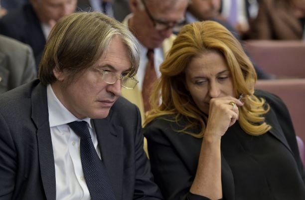 Rai, tetto stipendi: quer pasticciaccio brutto de Viale Mazzini