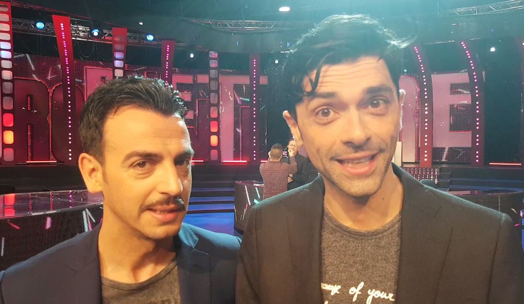 Gigi e Ross a DM: Prima dell’avvento dei siti XXX, c’erano le inquadrature delle ballerine di Furore. Saremo i badanti di Greco