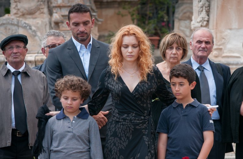 Ascolti Tv | Lunedì 13 marzo 2017. Montalbano in replica al 39.7%, American Sniper all’11.3%. Presa Diretta chiude al 3.8%