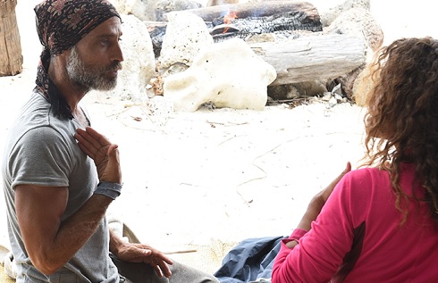 Isola dei Famosi 2017, giorno 31 | Samantha carica il gruppo contro Raz Degan. Lui preferisce ‘stare vicino al cesso che in compagnia di alcuni cessi’