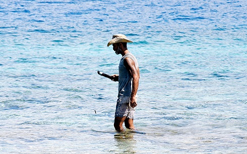 Isola dei Famosi 2017, giorno 36 | Tutti incitano Malena a vincere la prova leader per nominare Raz