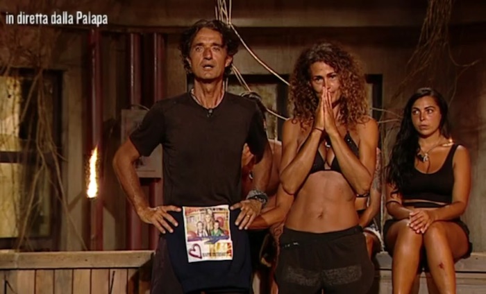Isola dei Famosi 2017: Samantha De Grenet perde al televoto e rifiuta di rimanere tra i Primitivi