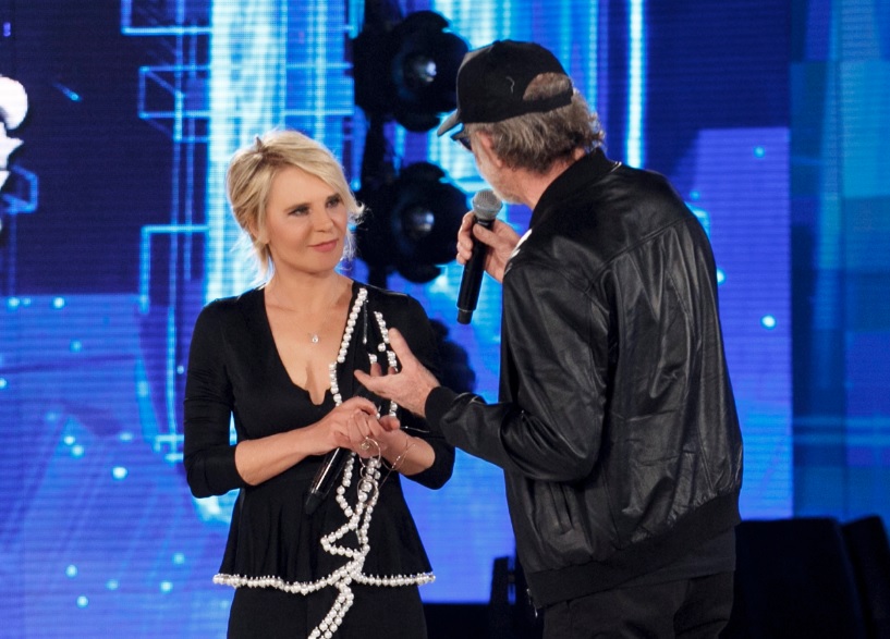 Ballando contro Amici: la spunterà ancora Maria?