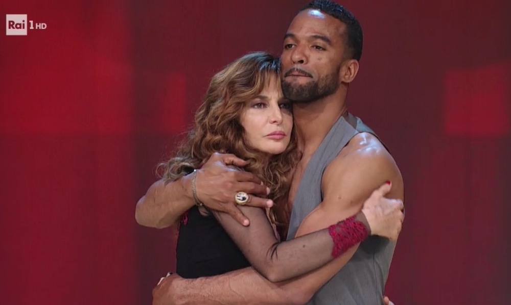 Ballando con le Stelle 2017, settima puntata: eliminati Simone Montedoro e Giuliana De Sio. Spareggio finale rimandato