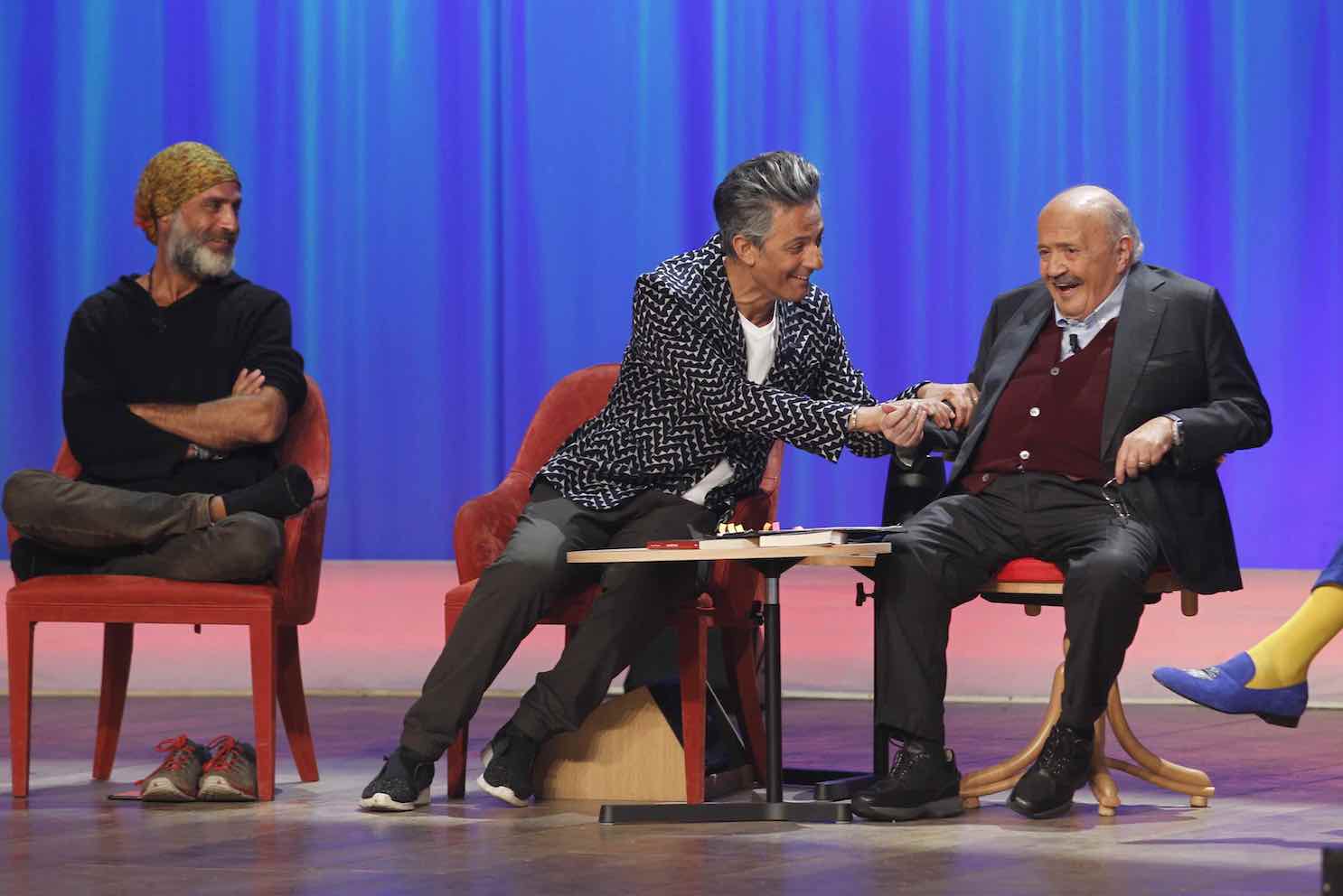 Il Maurizio Costanzo Show torna su Canale5 con Fiorello, Raz Degan, Divino Otelma e Lemme tra gli ospiti – foto