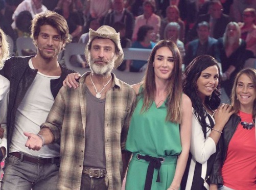 Reunion dell’Isola a Verissimo. Raz Degan contro tutti: «Da casa avrei fatto il tifo per il paguro»