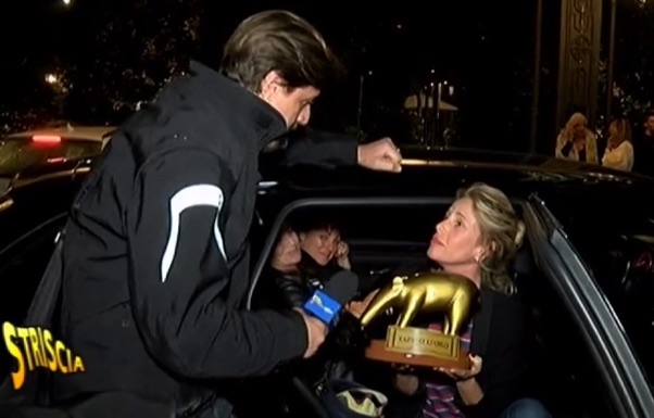 Isola dei Famosi 2017: tapiro ad Alessia Marcuzzi per il televoto falsabile