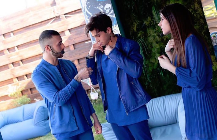 Amici 2017, daytime 17 maggio. Ambra paragona Federica alla Pausini degli esordi, Le Deva nella scuola – Video