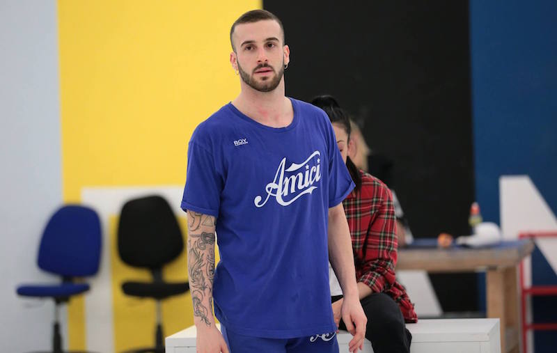 Amici 2017, daytime 18 maggio. Riccardo parla al telefono con suo padre