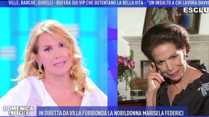 Domenica Live, Marisela Federici attacca: «E’ una vergogna». Barbara D’Urso non ci sta: «Se mi spieghi come devo fare il mio lavoro mi innervosisco»