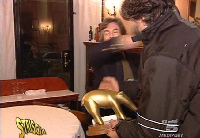 Striscia la Notizia: Fabrizio Del Noce condannato per la «microfonata» a Staffelli. Risarcimento di 84mila euro