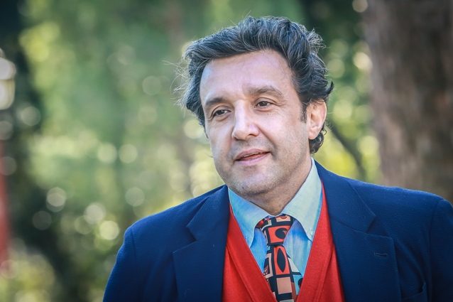 Ricci vs Insinna, lotta continua: «Striscia ha sempre avuto dei competitor, da Biagi a Ventura, da Clerici a Frizzi… ma erano brave persone»