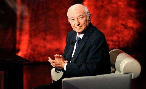 Programmi TV di stasera, domenica 28 maggio 2017. A «Che Tempo Che Fa» Nicola Piovani, Piero Angela, J-Ax e Fedez