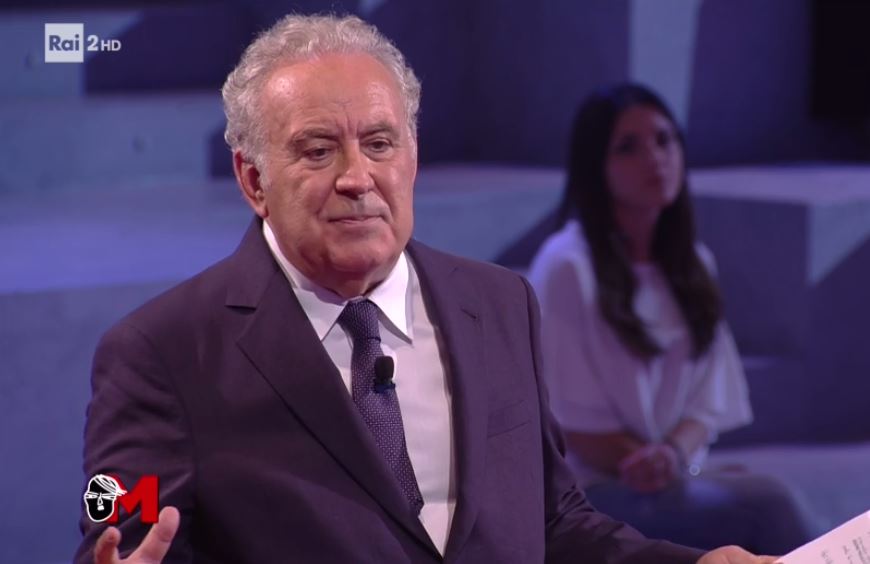 M, Michele Santoro riesuma Hitler su Rai2 pensando all’attualità: operazione originale ma anti-storica