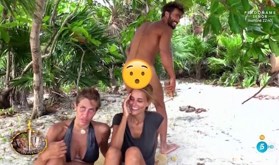 Supervivientes: il tronista si spoglia nudo per «rianimare» Paola Caruso