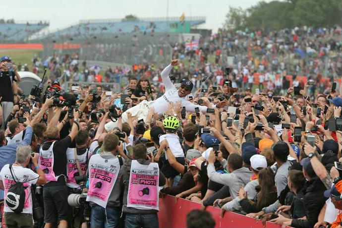 Ascolti TV | Domenica 16 luglio 2017. Un Passo dai Cielo in replica 12.2%, La Papessa 8.5%. Il GP in differita su Rai 2 10.7%. Il Tour de France all’arrivo su Rai 3 21.5%