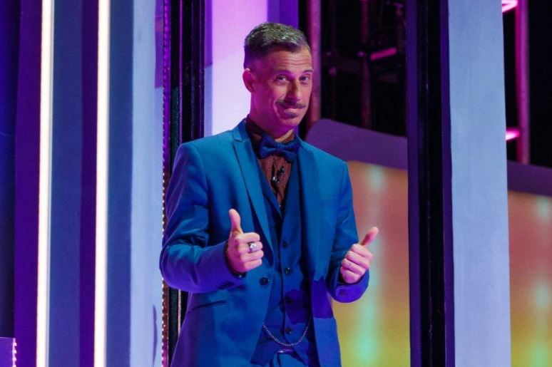 Gabriele Corsi a DM: «Take Me Out è divertente nonostante il conduttore. Torno a Carta Bianca? Lo spero vivamente»