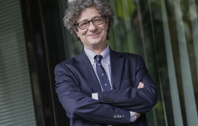 La Domenica Sportiva: Riccardo Cucchi al timone. Alessandro Antinelli conduce Antidoping