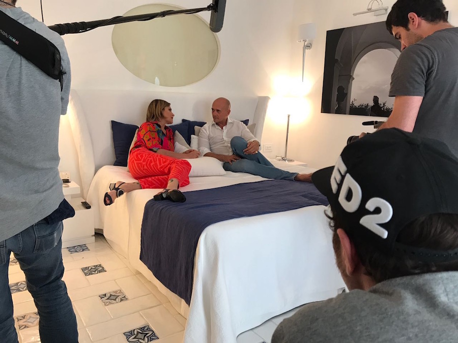 Simona Ventura a #Estate: «Belen credo sia ancora innamorata di Stefano». Ma la frase sparisce misteriosamente dall’intervista