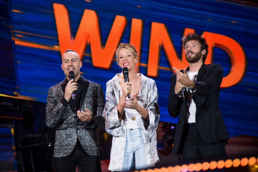 Wind Summer Festival 2017: la scaletta della prima puntata. Tra i giovani I Desideri VS Amara