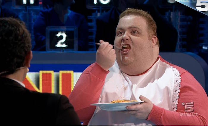 Ascolti TV | Sabato 15 luglio 2017. Sfida tra repliche: bene Ciao Darwin 17.3%, fermo all’11.43% Laura & Paola