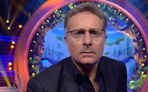 Programmi TV di stasera, sabato 8 luglio 2017. Ciao Darwin 7 in replica su Canale 5