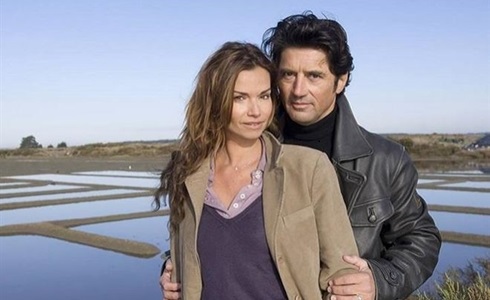 I Delitti della Salina: al via su Canale5 il noir francese con Ingrid Chauvin e Bruno Madinier