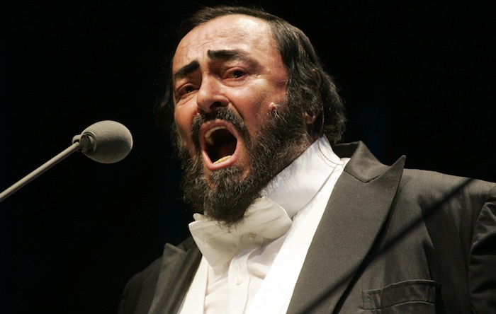 Pavarotti: a dieci anni dalla scomparsa Canale 5 ricorda il tenore con due speciali