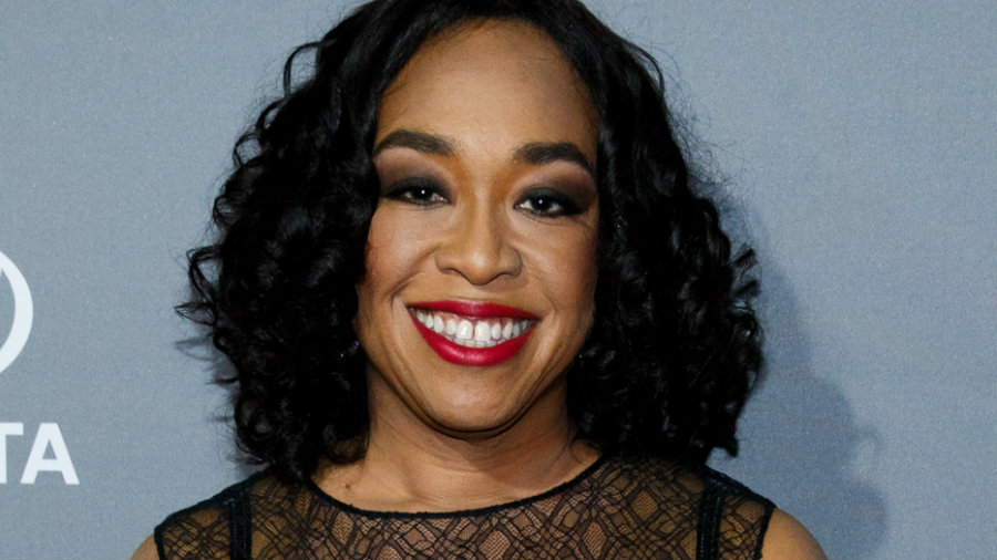 Shonda Rhimes firma in esclusiva con Netflix