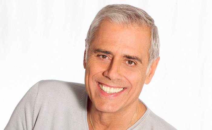 Premio Lelio Luttazzi su Rai 1: conducono Teo Teocoli e Simona Molinari. Gli ospiti