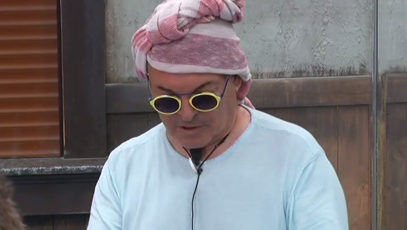 Grande Fratello Vip 2017, giorno 7. Malgioglio: «Se stasera mi fanno stare dall’altra parte pago la penalità e me ne vado»