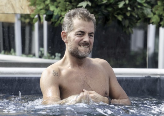 Grande Fratello Vip 2017, giorno 15. Daniele ammette di essere stato poco sensibile con Ignazio. Malgioglio si isola dal gruppo