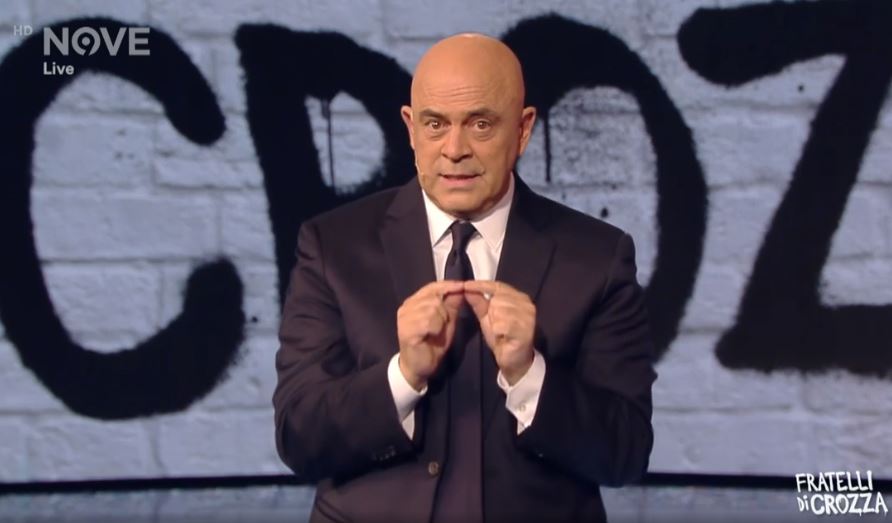 Maurizio Crozza: «Forse farei più share in pizzeria. Dopo due puntate sul Nove nessuno in strada ti riconosce più». E tra «un cuoco e un cul0» dimezza gli ascolti (su La7 era a +119%)