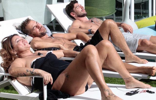 Grande Fratello Vip 2017, giorno 10. Primo battibecco tra Carmen, Jeremias e Lorenzo. Malgioglio fa la lap dance – Video