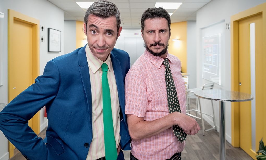 Camera Cafè si è fermato a dieci anni fa. Costante ricerca della risata facile… che non arriva!