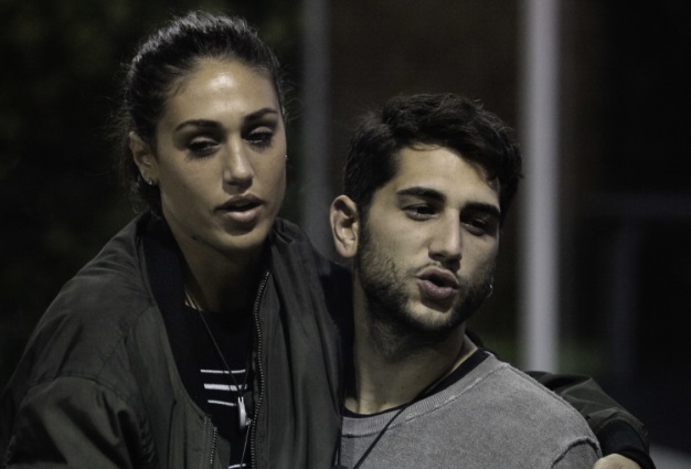 Grande Fratello Vip 2017, giorno 44. Jeremias confessa: «Pesavo 114 chili. Mangiavo per farmi male». E Corinne ‘umilia’ di nuovo il compagno