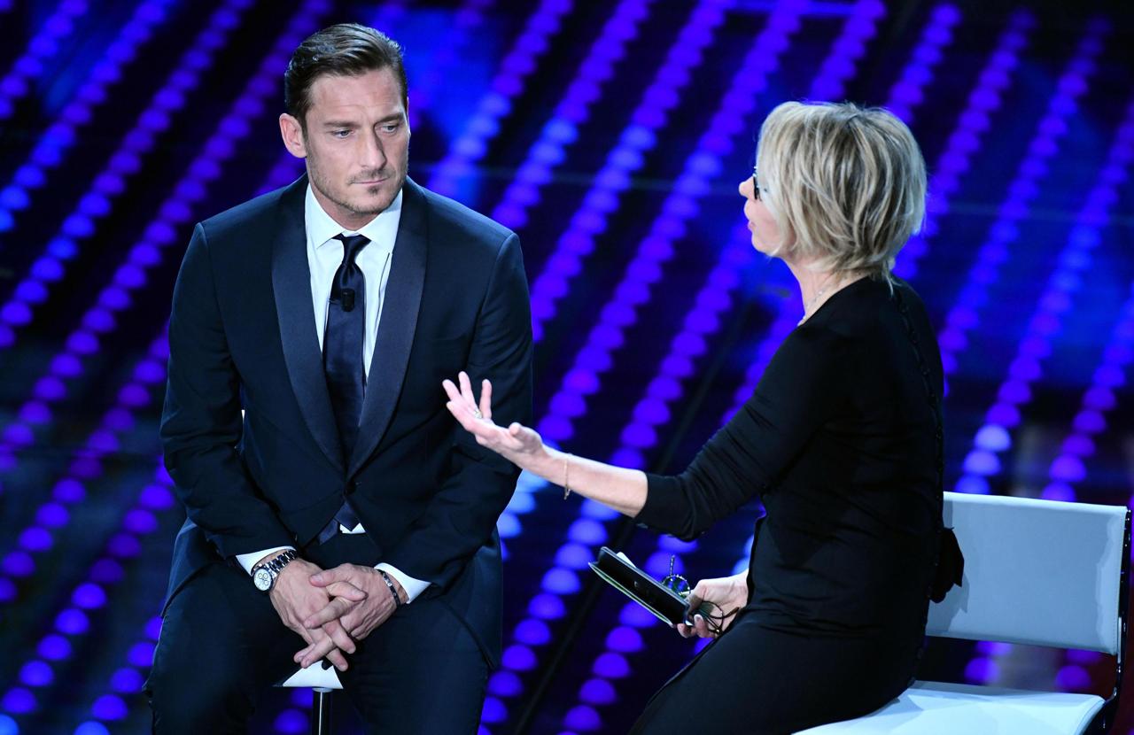 House Party: Francesco Totti affianca Maria De Filippi