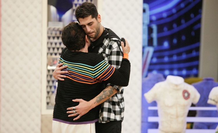 Grande Fratello Vip 2017, giorno 34. Malgioglio ce l’ha con il gruppo: «Io ne manderei via sette» – Foto