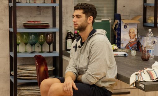 Grande Fratello Vip 2017, giorno 28. Jeremias sulla fine del matrimonio tra Belen e Stefano De Martino: «Lui non mi ha più parlato» – Foto