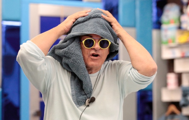 Grande Fratello Vip 2017, giorno 26. Malgioglio dirige i vip in un’inedita versione di «Gelato al Cioccolato» – Video