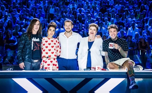 Programmi TV di stasera, giovedì 26 ottobre 2017. Su NOW TV il primo live di X Factor 11