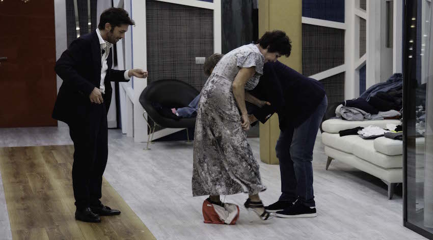 GFVip 2017: eliminata Corinne Cléry che festeggia togliendosi le mutande – Video