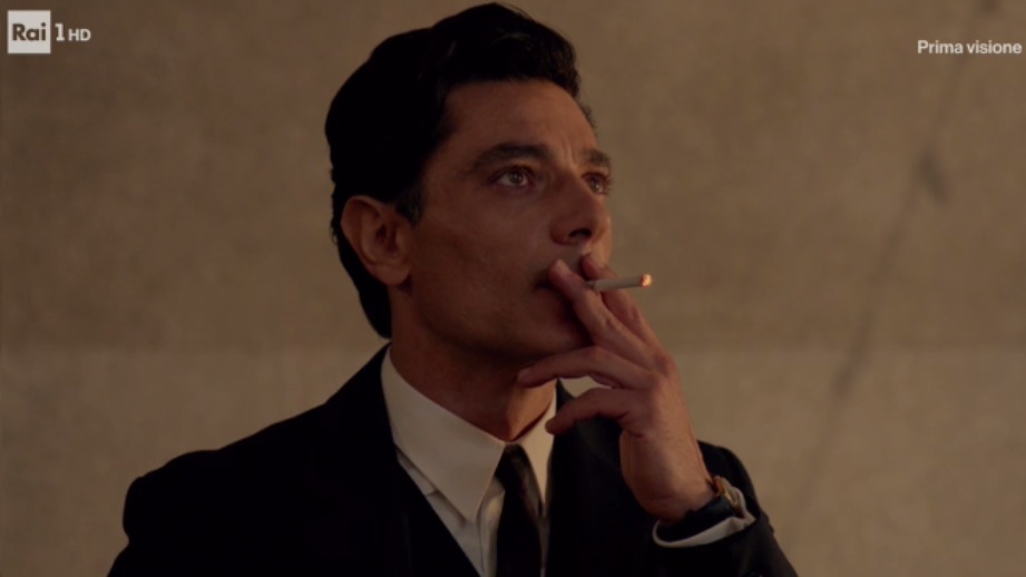 Ascolti TV | Martedì 7 novembre 2017. Il Paradiso delle Signore chiude al 17.1%, Cinquanta Sfumature di Nero 14.4%. Flop Mika (7.3%), boom Floris (9.1%)