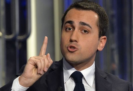 Di Maio vs Renzi: su Twitter si accordano per un confronto in TV il 7 novembre. Il pentastellato vorrebbe sfidarsi a DiMartedì:«È la trasmissione più vista in prima serata»