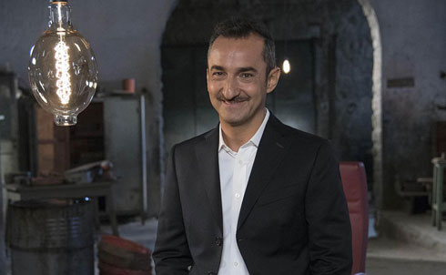 Nicola Savino in prima serata su Italia1 con uno show sugli anni ’90