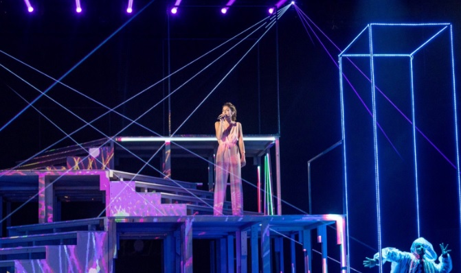 X Factor 2017, quinto live del 23 novembre: Fedez chiede il tilt per eliminare Rita ma i giudici non ci stanno. Fuori Gabriele