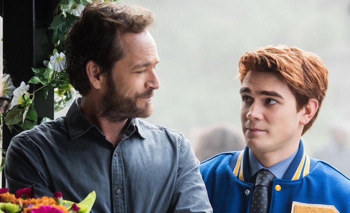 Riverdale: la prima stagione del teen drama debutta su Premium Stories. Luke Perry ora fa il papà