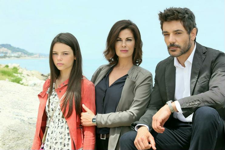 Scomparsa: il Vice Questore Giuseppe Zeno aiuta mamma Vanessa Incontrada a cercare sua figlia