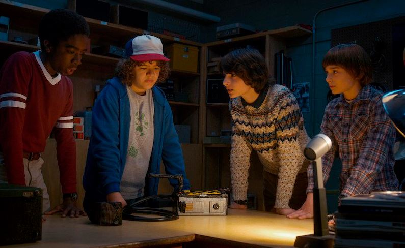 Programmi TV di stasera, venerdì 3 novembre 2017. Su Netflix Stranger Things 2